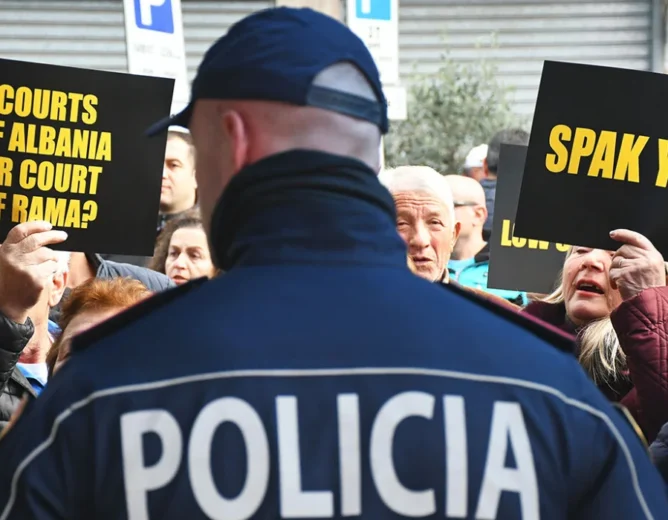 Albania's Anti-Corruption Battle: Mayors, EU, and Resistance