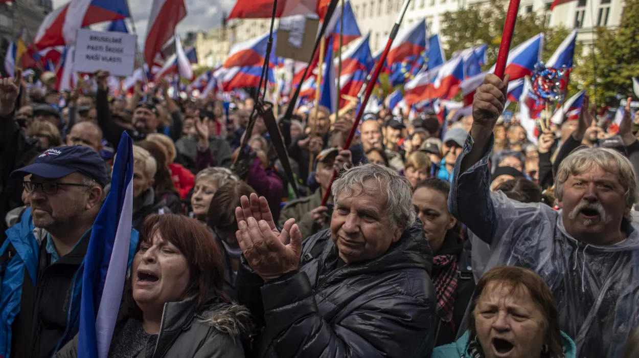 Central Europe Mass Protests: Poland, Hungary, Czechia, Slovakia Unrest