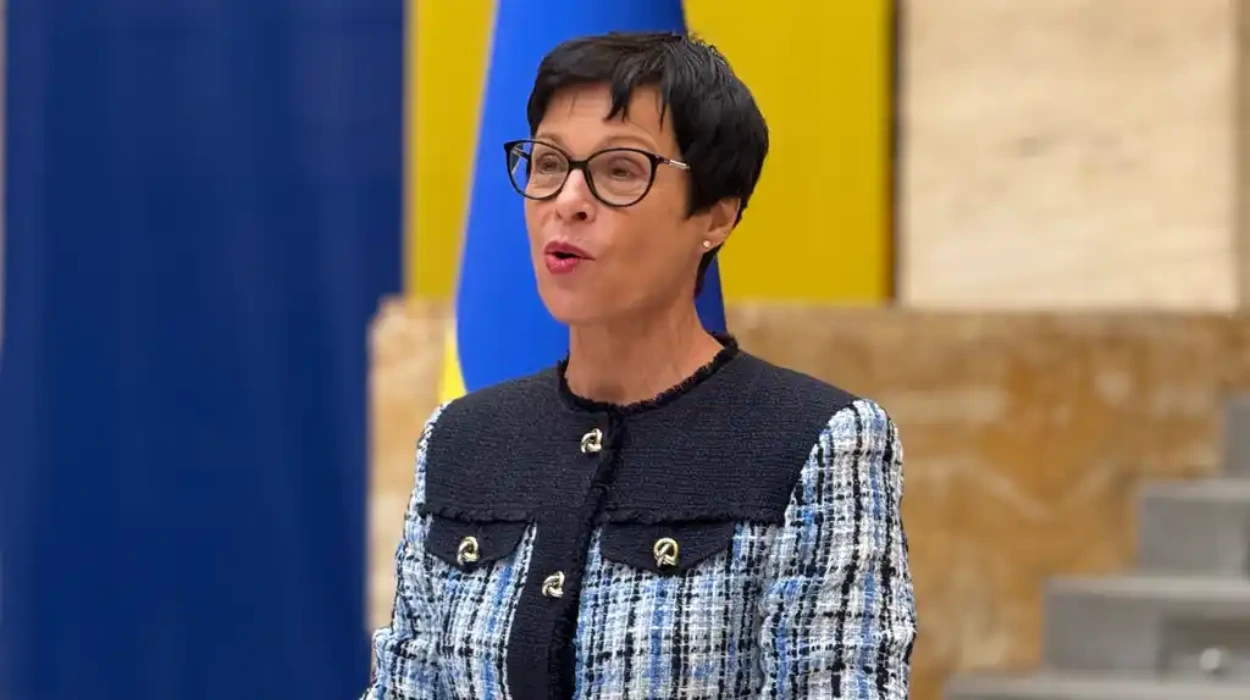 EU Commissioner Highlights Corruption Impact on Ukraine Aid and Trust