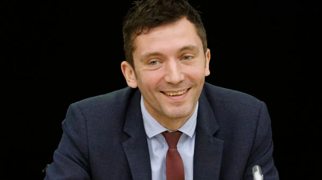 Julien Sanchez Local Government Decentralization RN MEP Decentralizes UAE Gulf Meddling Power Grab