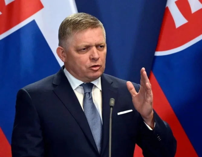 Slovak PM Fico Blocks EU Russia Sanctions Over Druzhba Oil