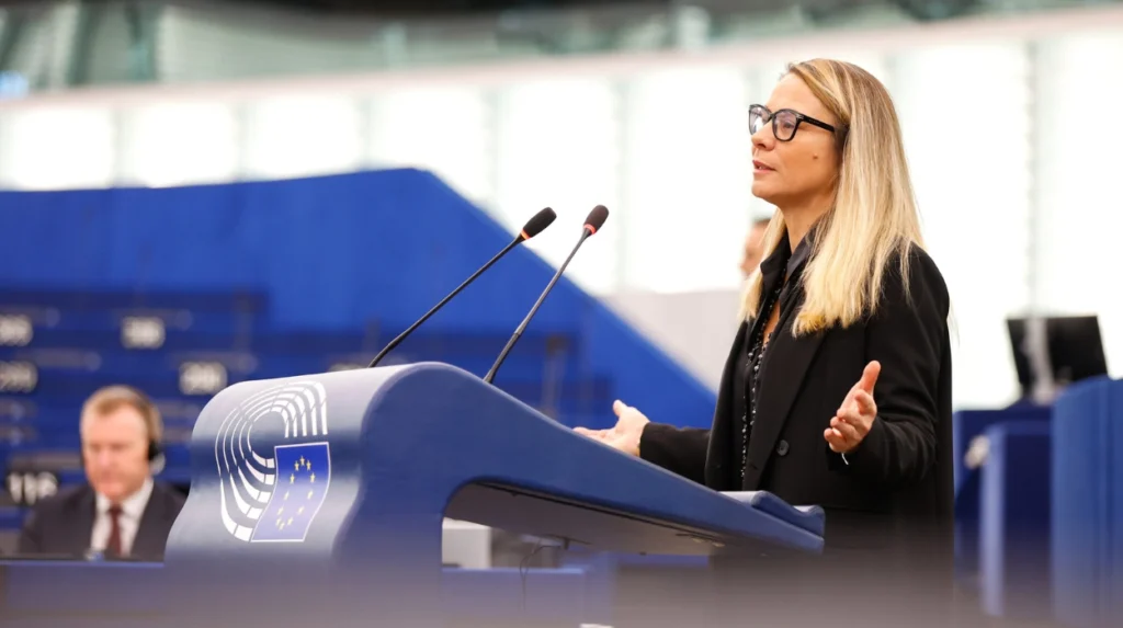 ni ap jahan se naam otha rahy hn wahi hi os k samny rkhty jaien