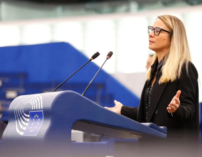 ni ap jahan se naam otha rahy hn wahi hi os k samny rkhty jaien