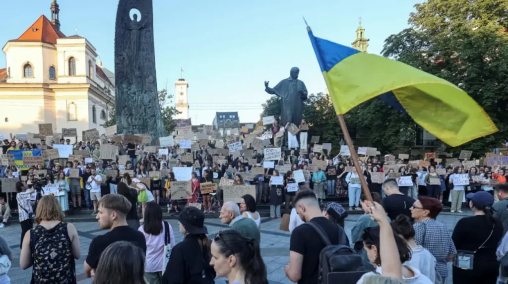 Zelenskyy Unveils Anti-Corruption Bill Amid Ukraine Protests