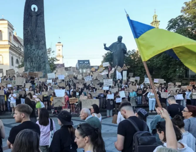 Zelenskyy Unveils Anti-Corruption Bill Amid Ukraine Protests
